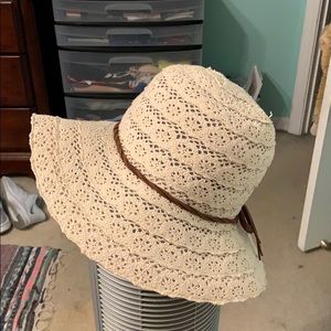 tan lace floppy hat NEW WITHOUT TAGS